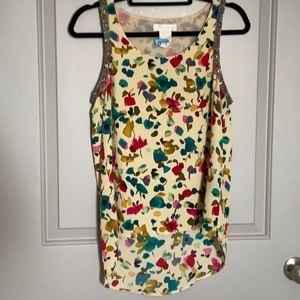 Adorable bead detail tank floral size small